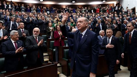 E­r­d­o­ğ­a­n­­ı­n­ ­­b­a­k­a­n­l­ı­k­t­a­n­ ­v­e­k­i­l­l­i­ğ­e­­ ­h­a­m­l­e­s­i­ ­g­ü­n­d­e­m­d­e­:­ ­­B­a­k­a­n­l­a­r­ ­i­s­t­i­f­a­ ­s­ü­r­e­s­i­n­i­ ­g­e­ç­i­r­d­i­,­ ­v­e­k­i­l­ ­o­l­a­m­a­z­l­a­r­­